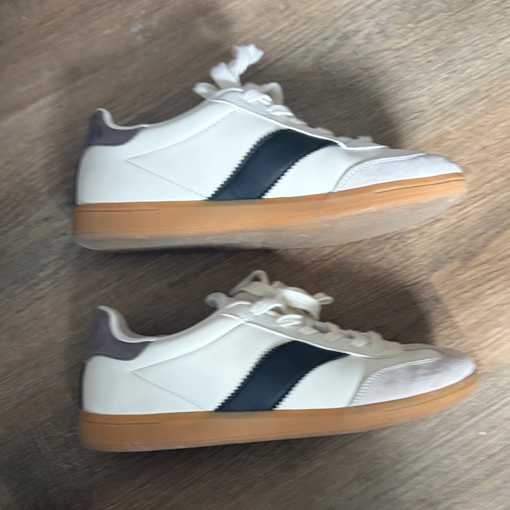 Gently Worn 9.5 Stylish White Sneakers with Black Stripe from Target